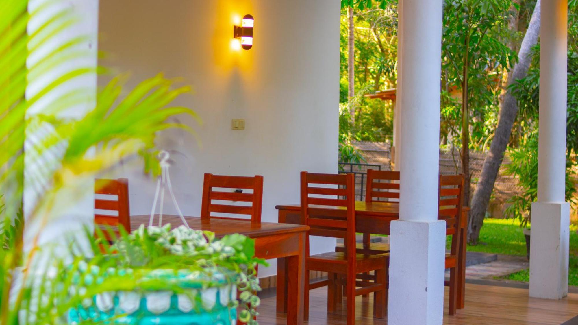 Yala Safari River View Hotel Тисамахарама Екстериор снимка